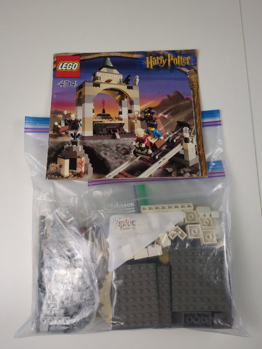 Lego Harry Potter: Sorcerer's Stone: Gringott's Bank Set 4714 - w/ Instructions