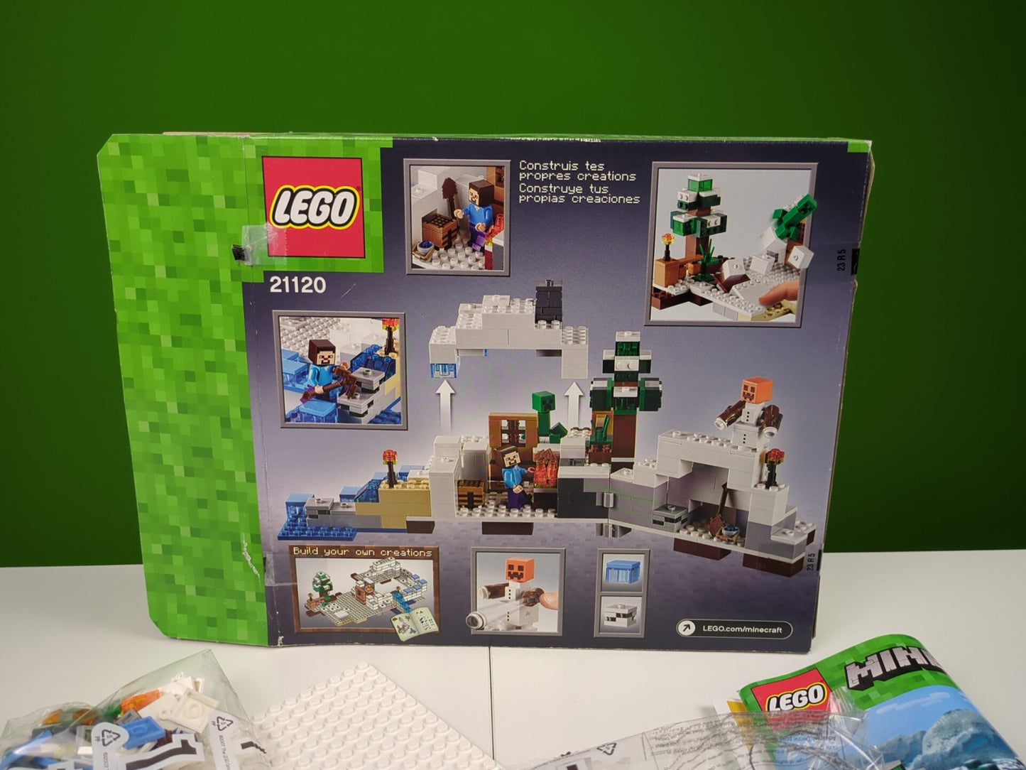 Lego Minecraft: The Snow Hideout Set 21120 - Incomplete but new