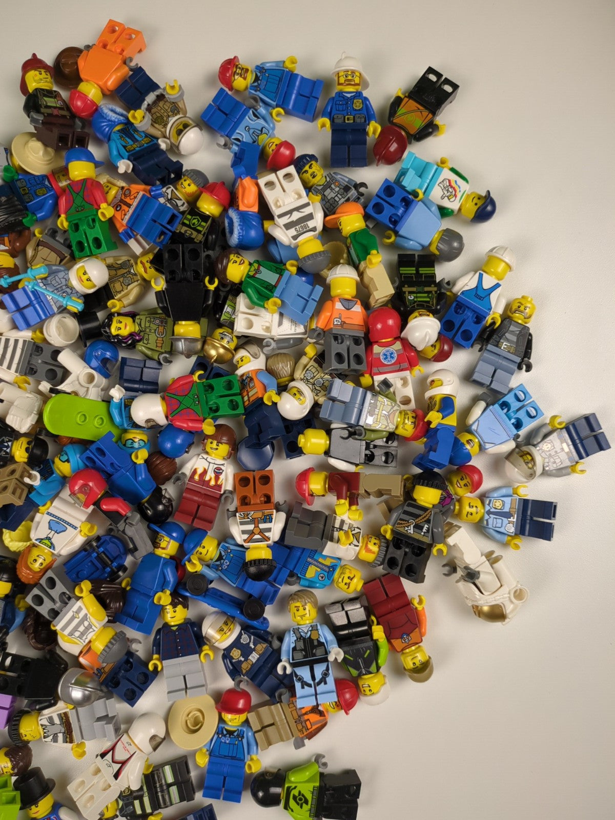 Lego 100 Minifigures Bundle / Lot