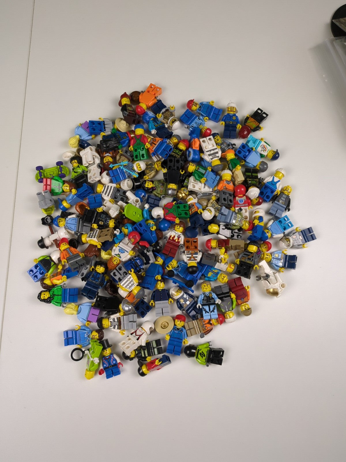 Lego 100 Minifigures Bundle / Lot