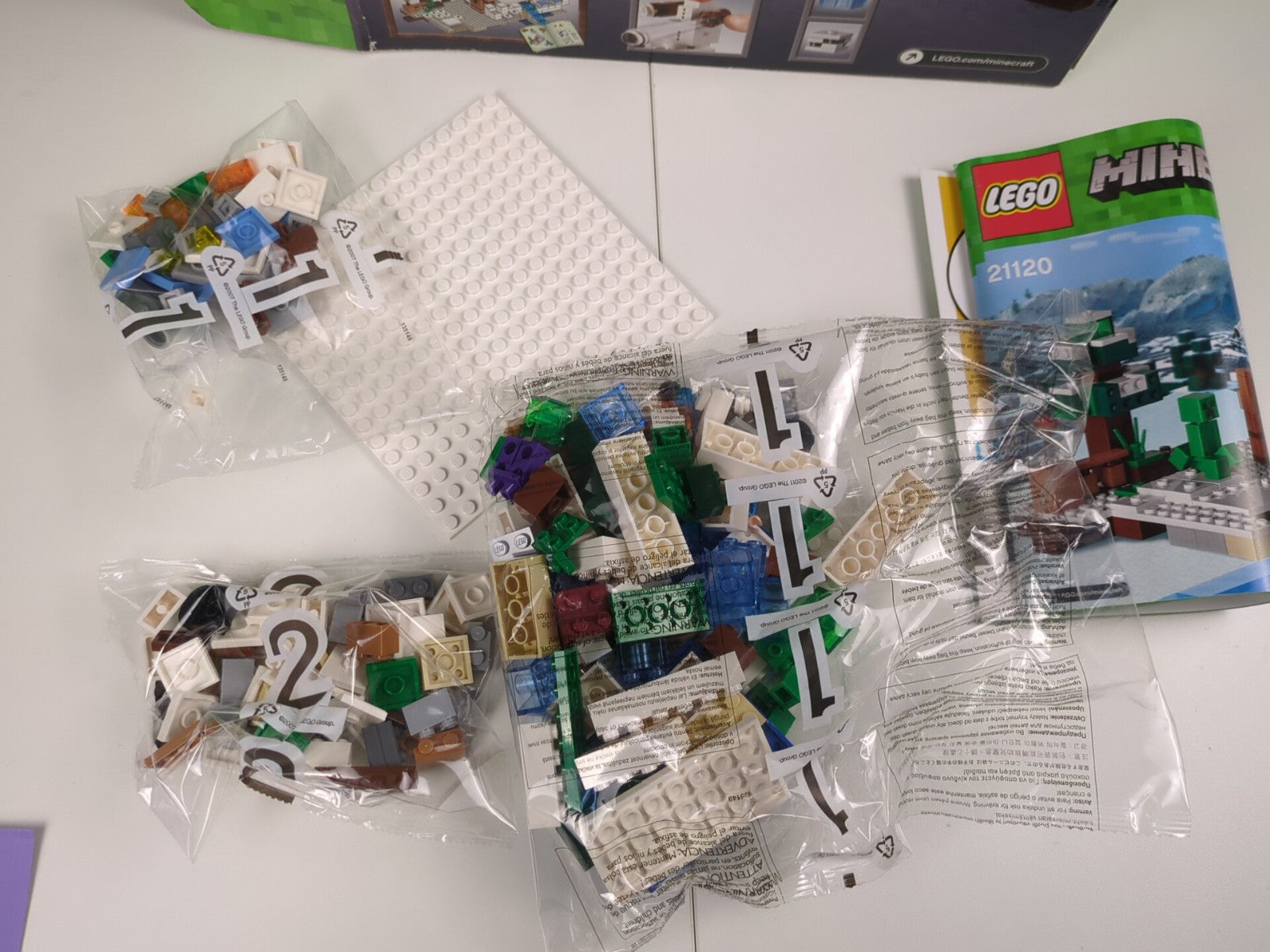 Lego Minecraft: The Snow Hideout Set 21120 - Incomplete but new